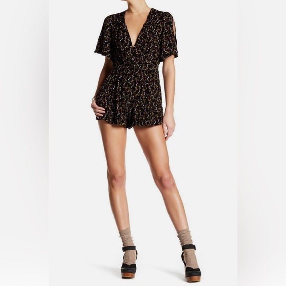 Free People "Meet Virginia" Printed Romper size 10 - Picture 1 of 12